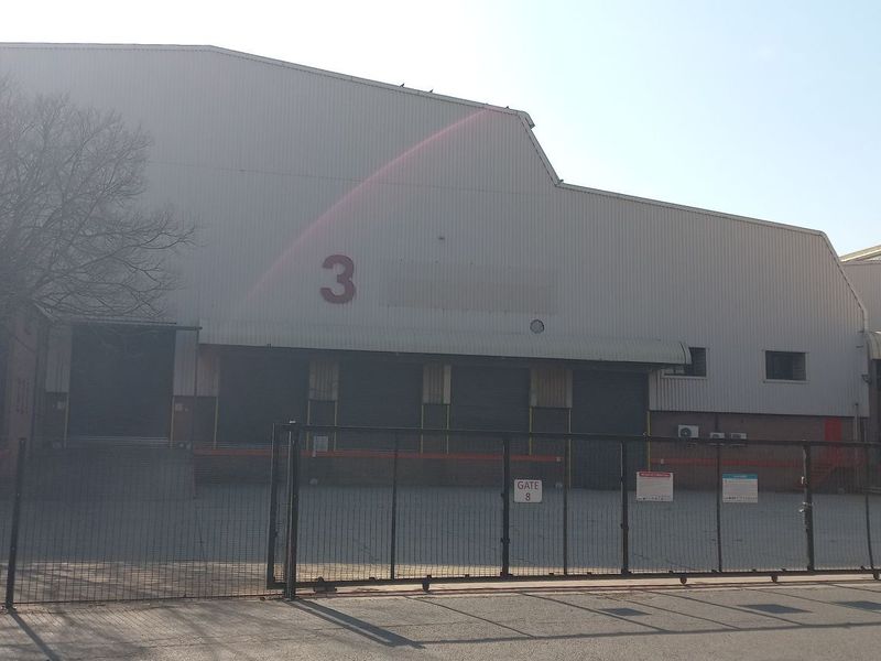 7 177m2 Alrode Warehouse To Let - Photo 3