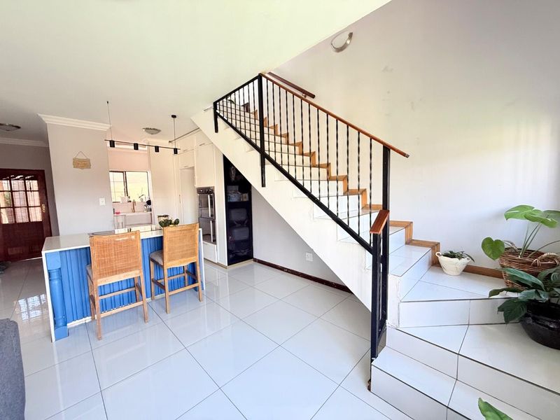 Discover Elegance: Your Dream Home Awaits! - Photo 8