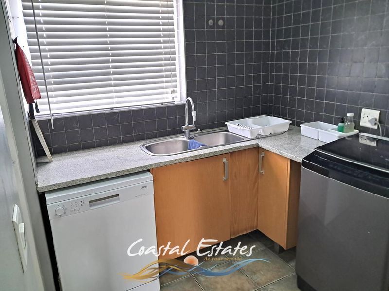 Charming Waterfront Townhouse Perfect for Airbnb Investment - Photo 7