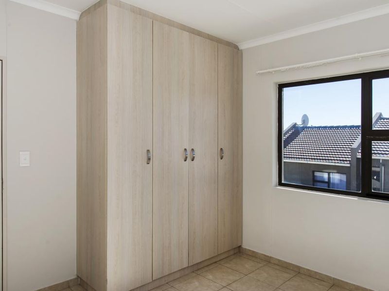 2 Bedroom Duplex Townhouse for Sale: - Inyati Complex, Kleine Kuppe - Photo 10