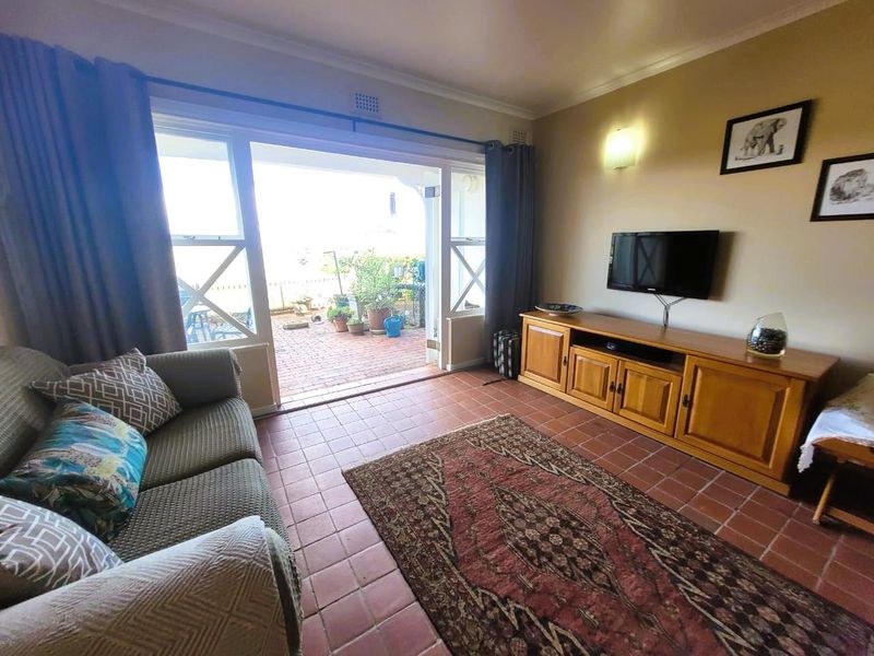 **Fabulous and Spacious Townhouse with Stunning City and Sea Views** - Photo 2