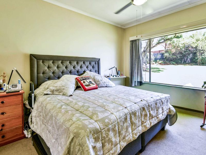 Grand old lady with solid bones. - Photo 9