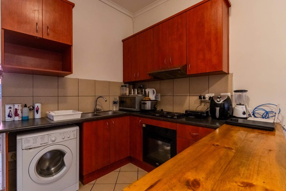 secure 2 bedroom apartment  for sale in Buhrein Estate - Photo 4