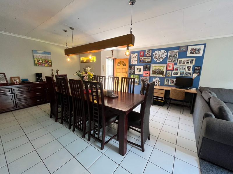 A security complex inside an estate! - Photo 8