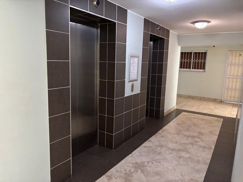 1 Bedroom Apartment in Salt River - UNFURNISHED - Photo 10