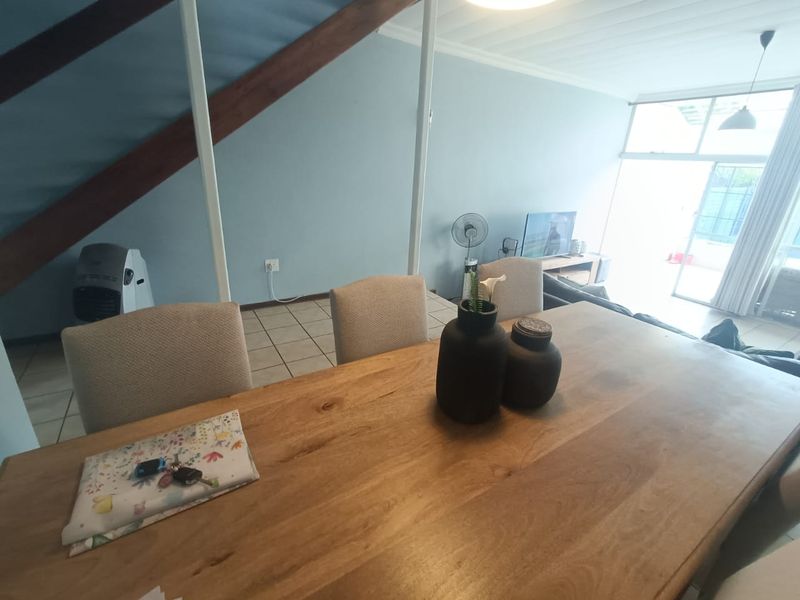 Exclusively Listed – Spacious Duplex in a Well-Established Area in Clubview. - Photo 7