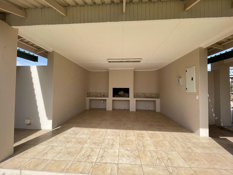 Turnkey Opportunity: Six En-Suite Bachelor Flats with Braai & Communal Area's - Photo 2