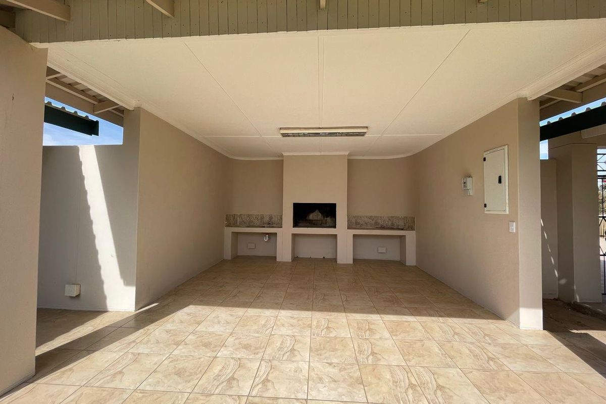 Turnkey Opportunity: Six En-Suite Bachelor Flats with Braai & Communal Area's - Photo 2