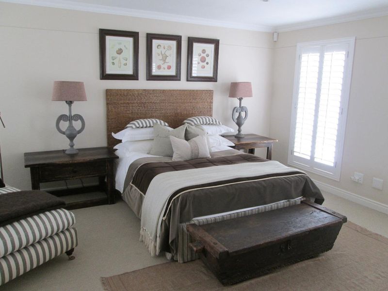 Immaculate interior decorated and  furnished sea view penthouse in central Swakopmund - Photo 4
