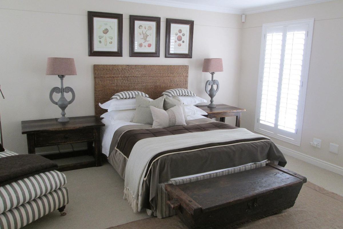 Immaculate interior decorated and  furnished sea view penthouse in central Swakopmund - Photo 4
