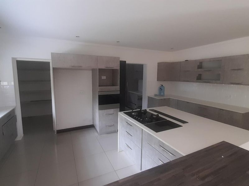 Birdwood Estate: A Modern Sanctuary - Photo 9