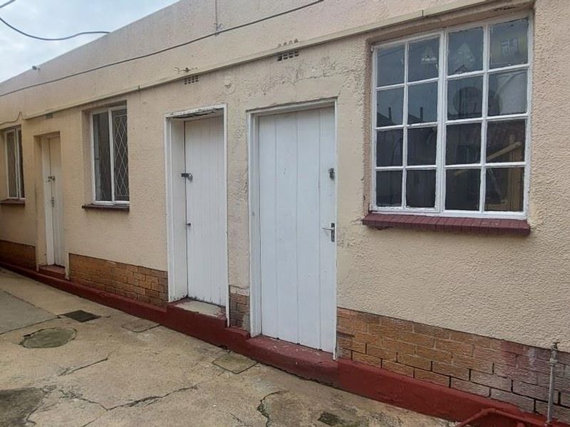 Multi-Dwelling Gem with Impressive Income Potential in Tulisa Park - Photo 2