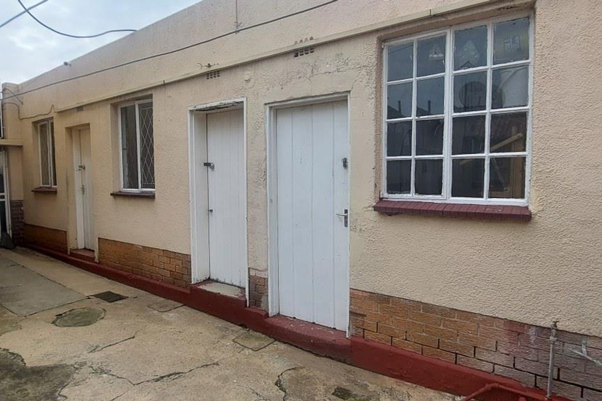 Multi-Dwelling Gem with Impressive Income Potential in Tulisa Park - Photo 2