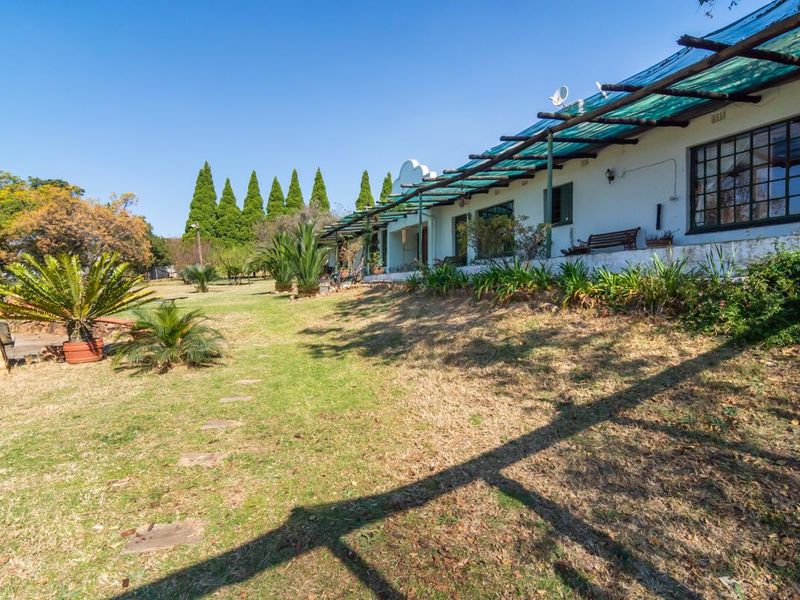 Tranquil rare Gem with  a subdivision approval For Sale in Protea Ridge - Photo 7