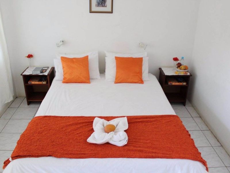 FOR SALE: 10 BEDROOM GUESTHOUSE WITH RIVER VIEW, KAVANGO,NAMIBIA - Photo 10