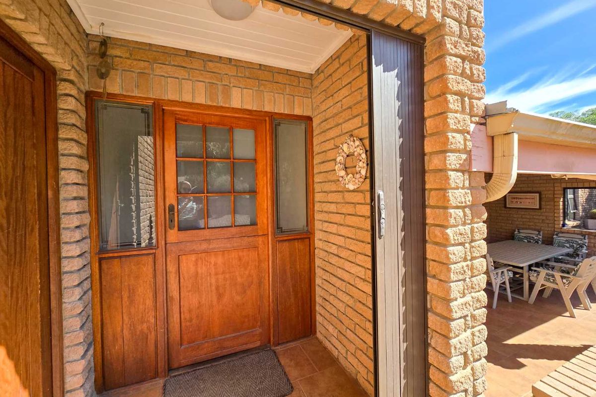 Prestige location with breathtaking river and sea views. - Photo 2