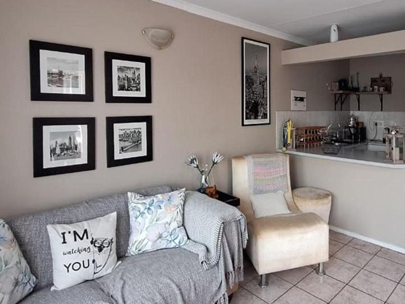 Priced to sell property - Photo 2