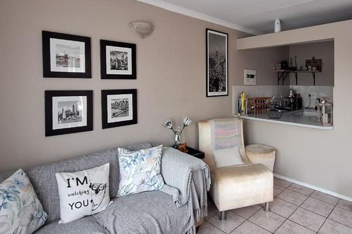 Priced to sell property - Photo 2