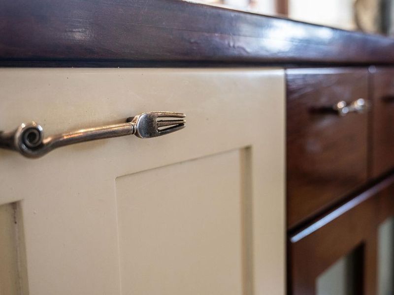 FOR SALE- MASSIVE 3 BEDROOM HOUSE WITH SEPARATE FLAT IN KRAMERSDORF, SWAKOPMUND, NAMIBIA - Photo 10