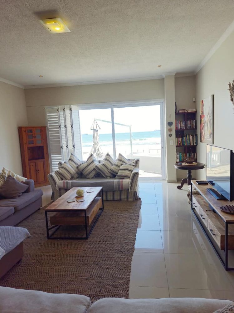Extended view - main open plan living area