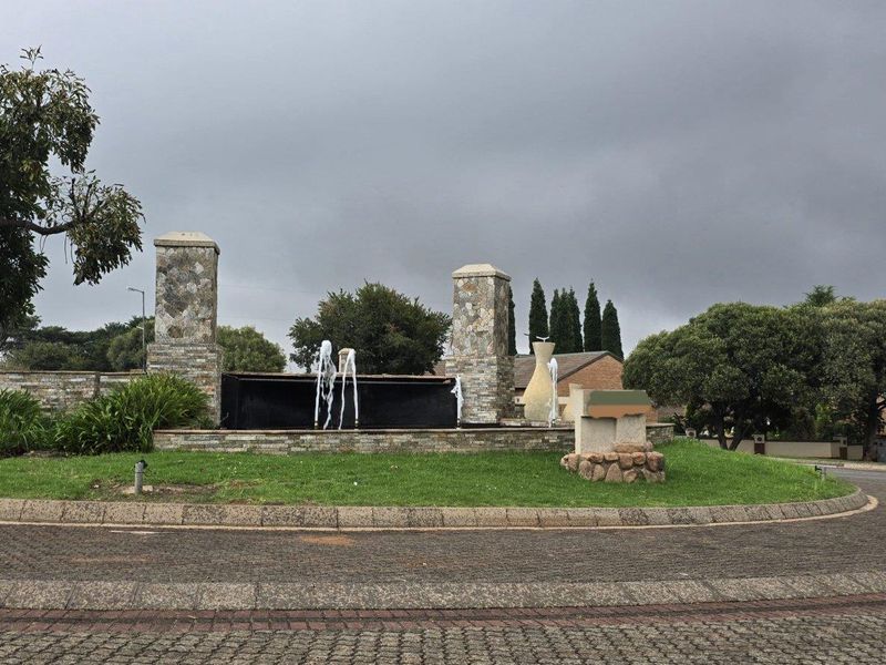 Spacious 2 Bedroom Apartment for Sale in Mooikloof Ridge - Photo 10