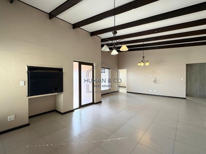 Modern 4-bedroom Home in Fairway Estate - Photo 4