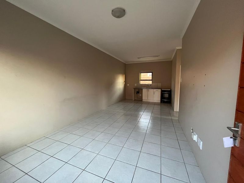 Townhouse For Sale in Trichardt, Secunda - Photo 3