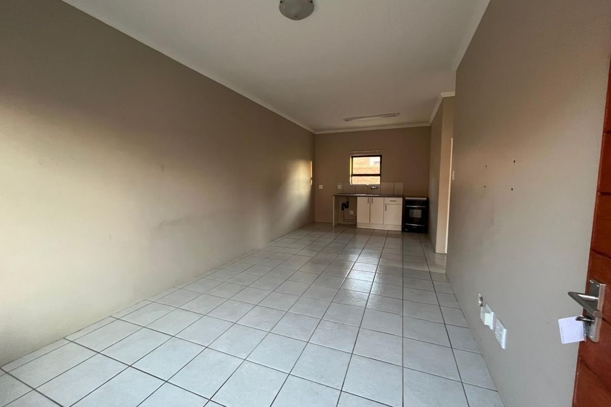 Townhouse For Sale in Trichardt, Secunda - Photo 3