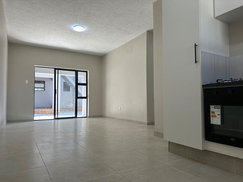 Modern Newly Built 2-Bedroom, 2-Bathroom First-Floor Apartment Available to Rent - Photo 3