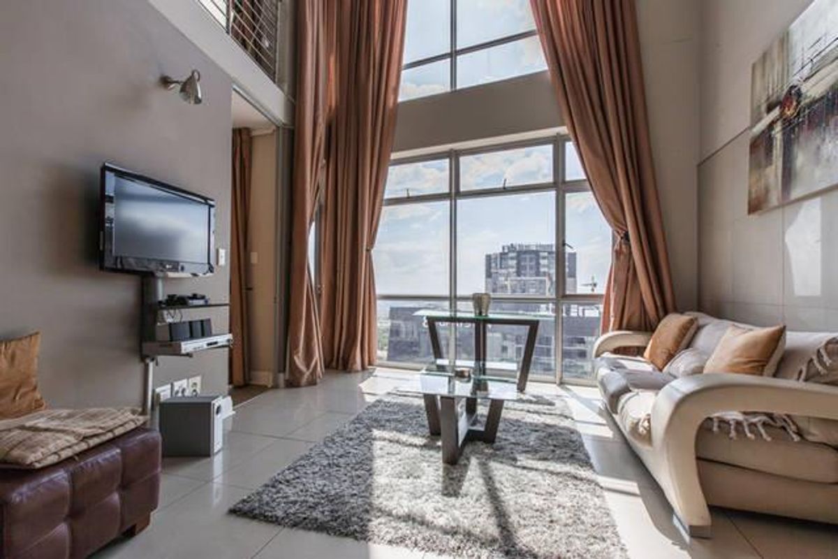 3 BED 3 BATH FURNISHED PENTHOUSE APARTMENT SANDTON CBD - Photo 2