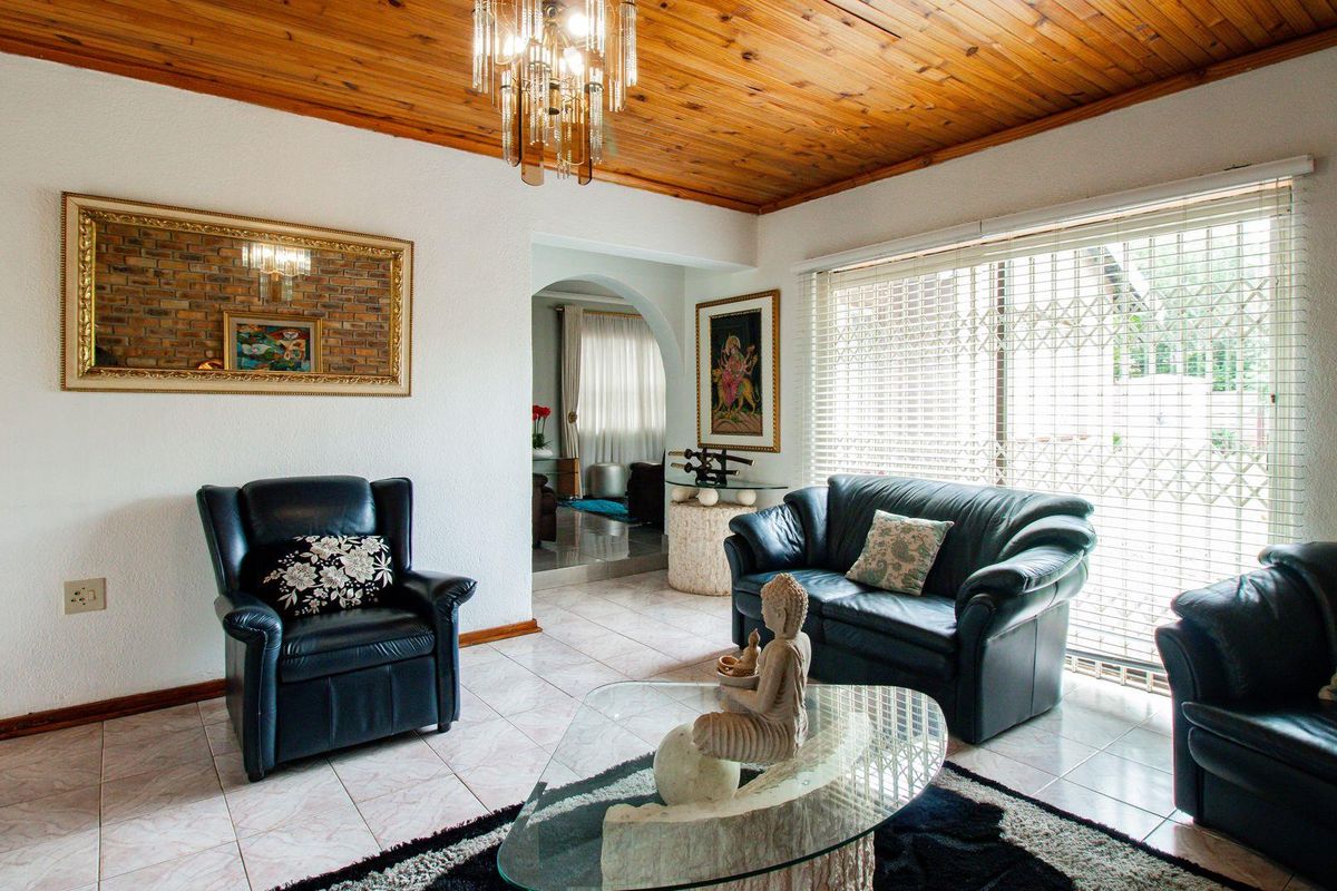 Cozy 4 Bedroom House For Sale. - Photo 3