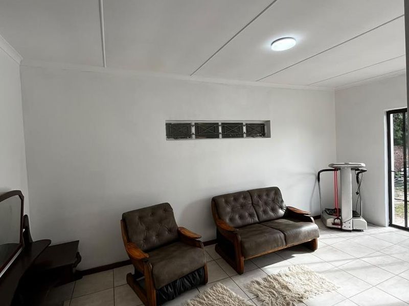 Spacious 1 Bedroom Garden Cottage - Photo 7