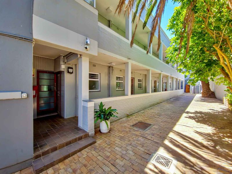 Spacious, sunny, secluded spot! - Photo 2