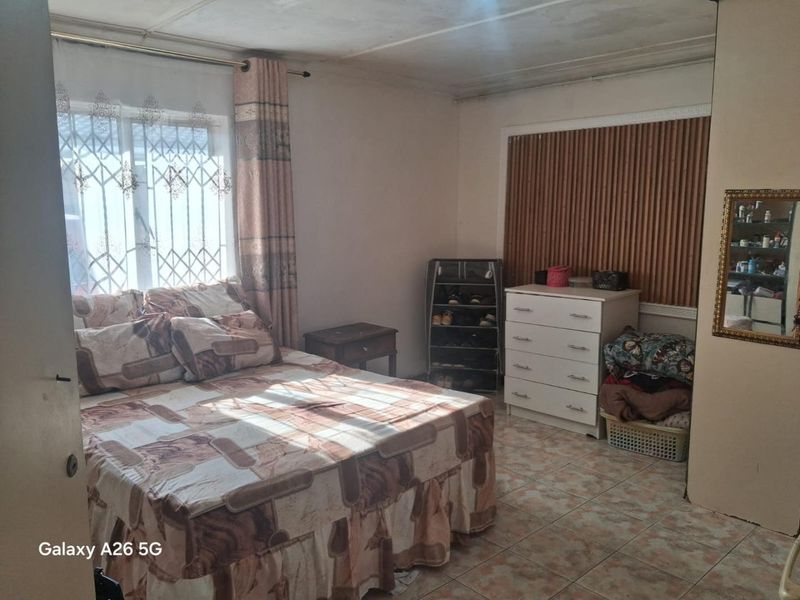 Investment Home with 3 Bachelor Pads Income Potential in Merewent - Photo 4