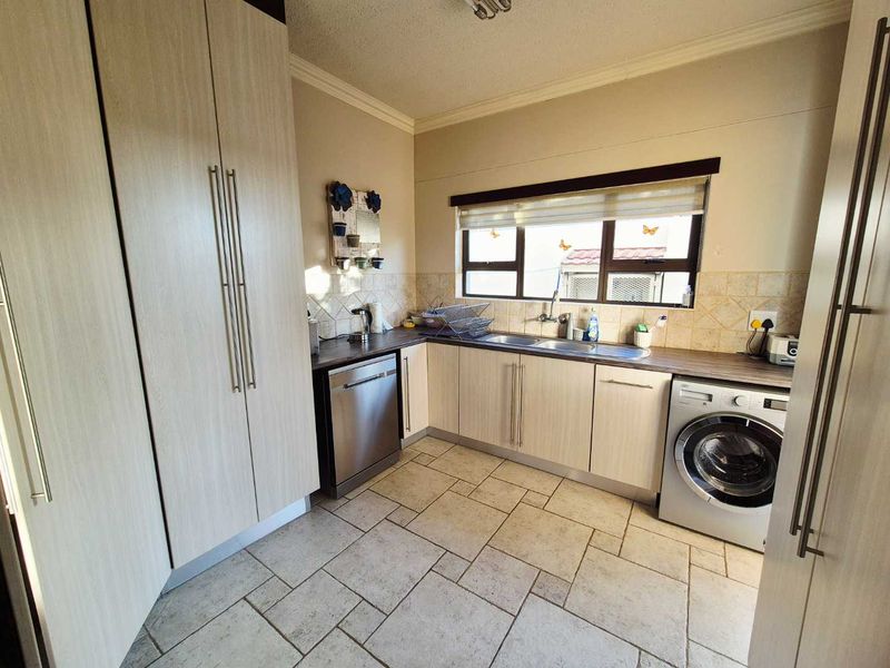 Luxurious Ludwigsdorf Family Home - Photo 5