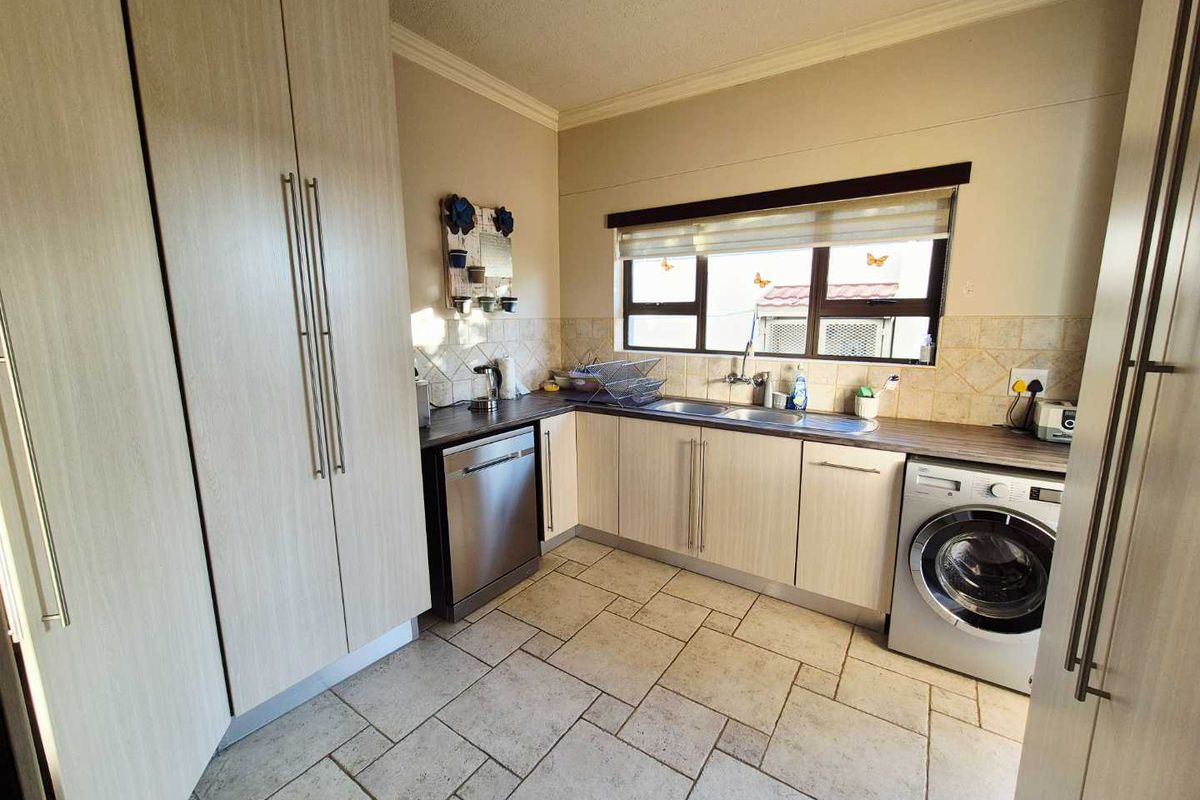 Luxurious Ludwigsdorf Family Home - Photo 5