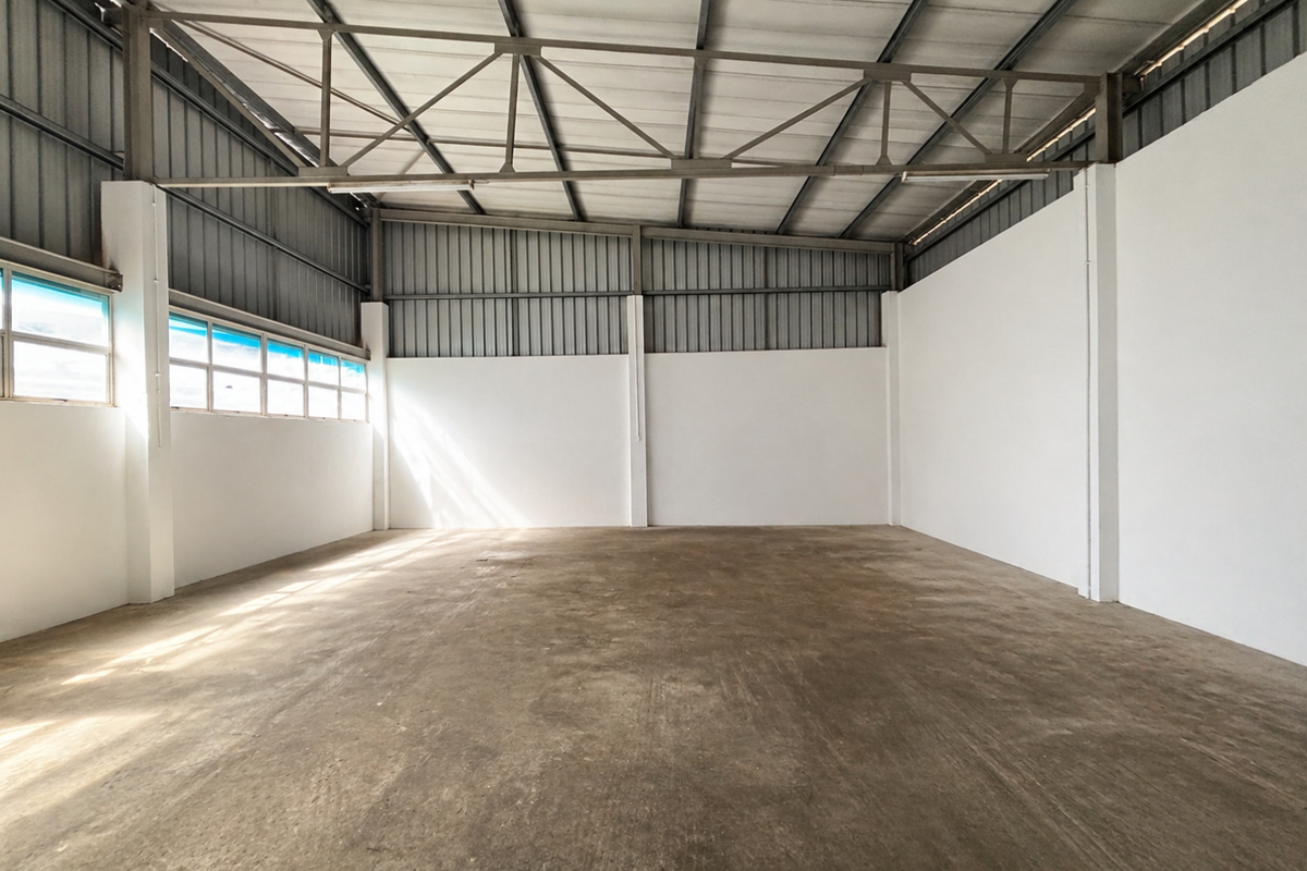 Neat Industrial Unit with Office Component in Secure Business Park - Photo 5