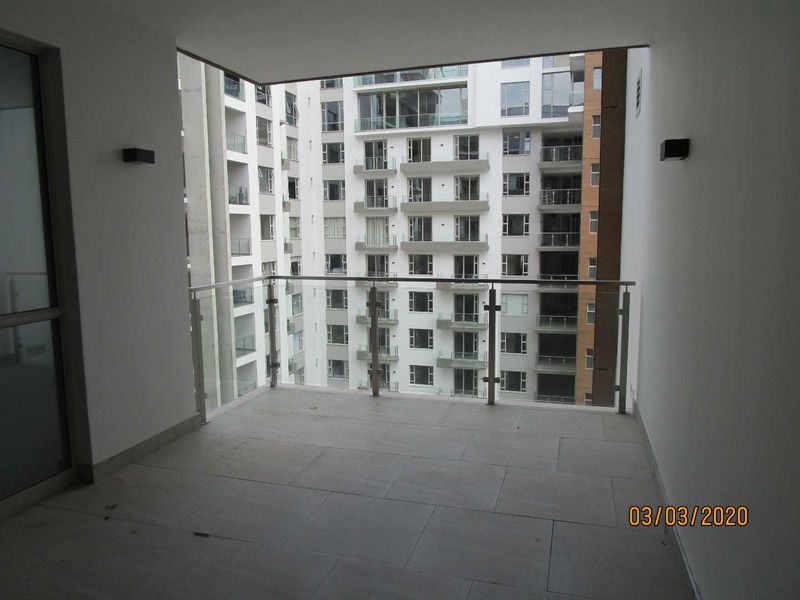 STUPENDOUS ULTRA MODERN 2 BED LUXURY APARTMENT  IN ROSEBANK - Photo 7