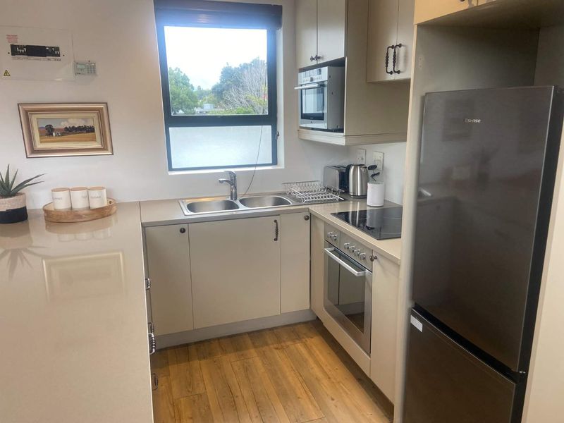 Modern garden Cottage in Constantia - Photo 6