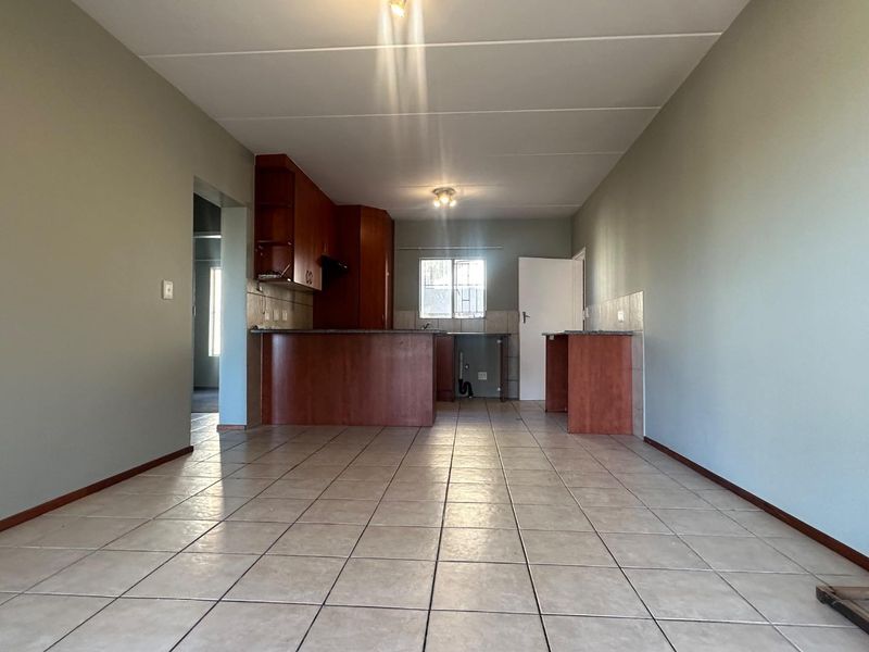 Experience contemporary living at its best in this stylish apartment, ideally situated near Fourways and Northgate Mall. - Photo 2