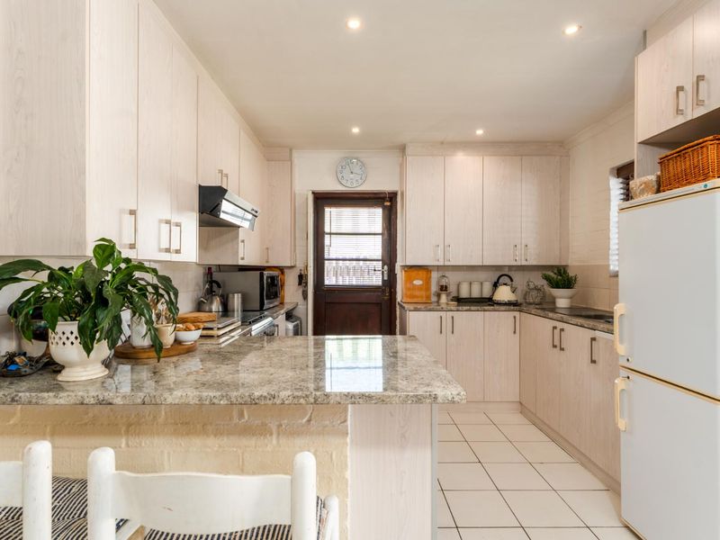 Home is where the heart is—and this one’s got plenty of it. - Photo 8