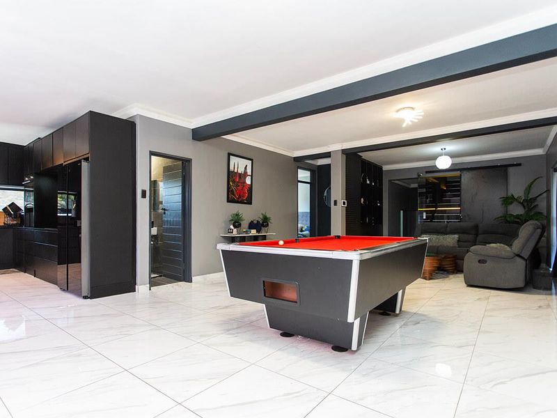 Prime Investment Meets Luxury Lifestyle - Photo 9