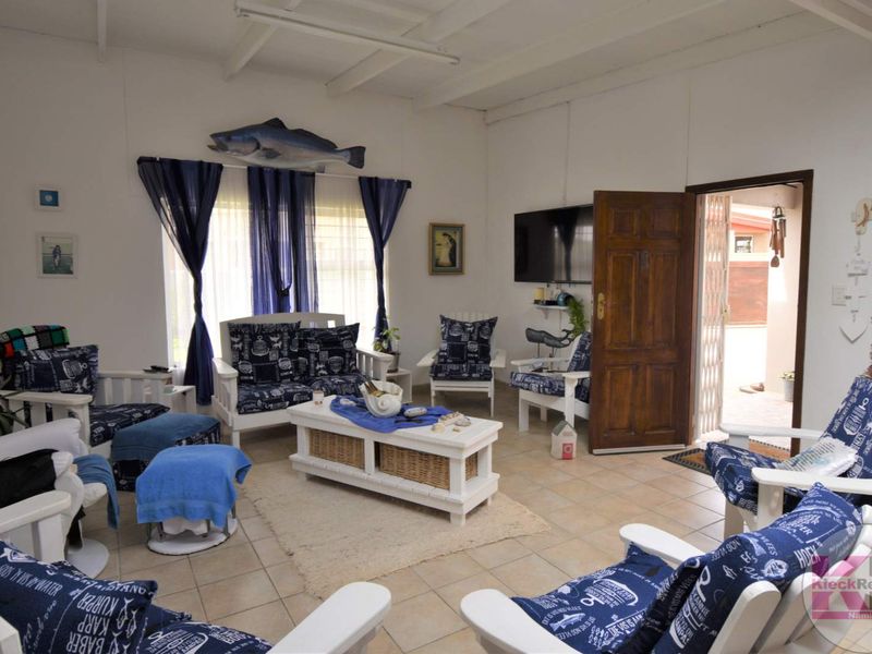 Need Lots Of Space?? This Is For You!! - Photo 6