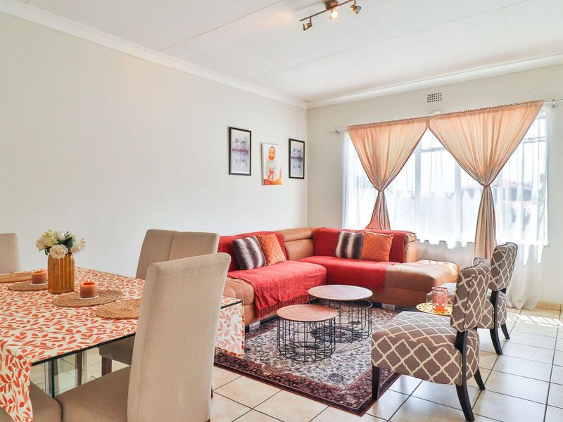 Prime Location & Modern Comfort in One Package - Photo 8