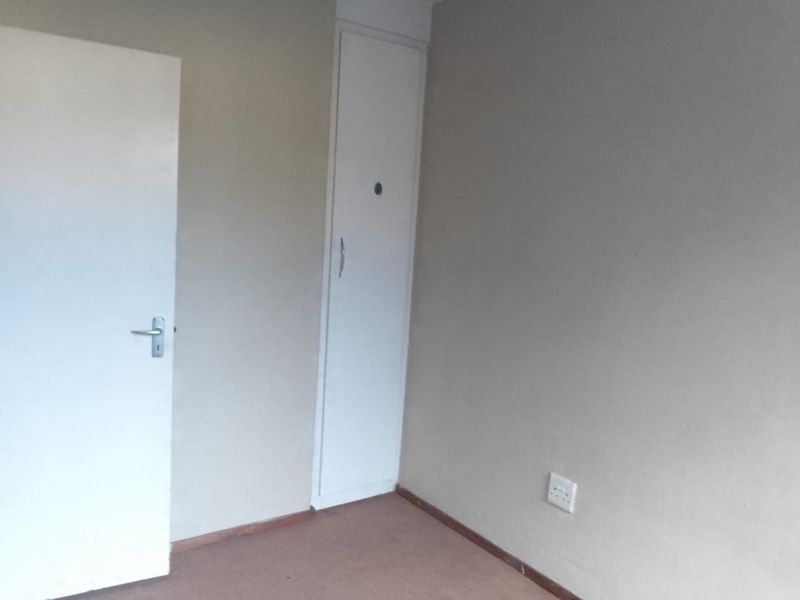 Apartment Flat for Sale in Graceland Germiston South - Photo 10