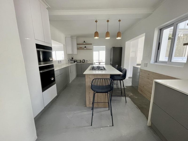 Hendra - Exceptional Coastal Home To Rent In Umhlanga Rocks - Photo 8