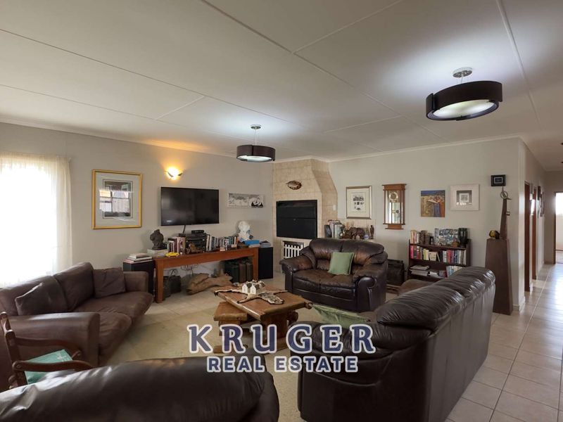 For sale - 3-bedroom home with 2-bedroom flat - Photo 4