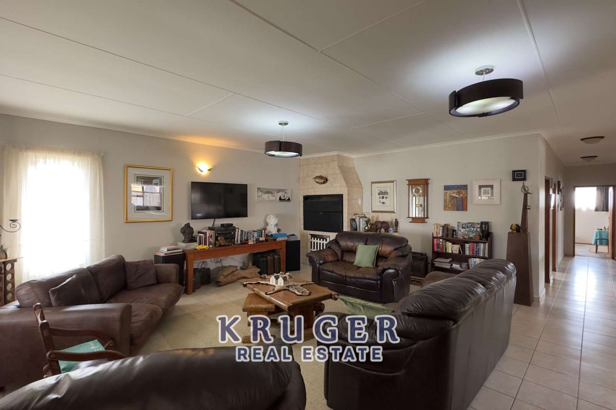 For sale - 3-bedroom home with 2-bedroom flat - Photo 4