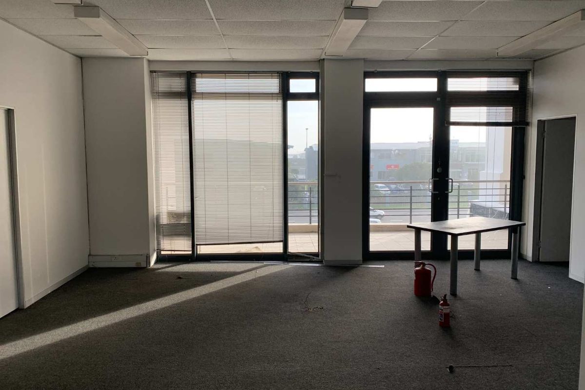 Prime Office Space in Sable Square Centre - Photo 5