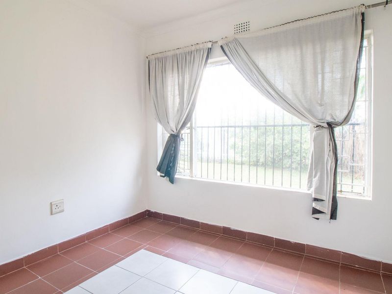 Immaculate 3 Bedroom home in Mackenzie Park. - Photo 9